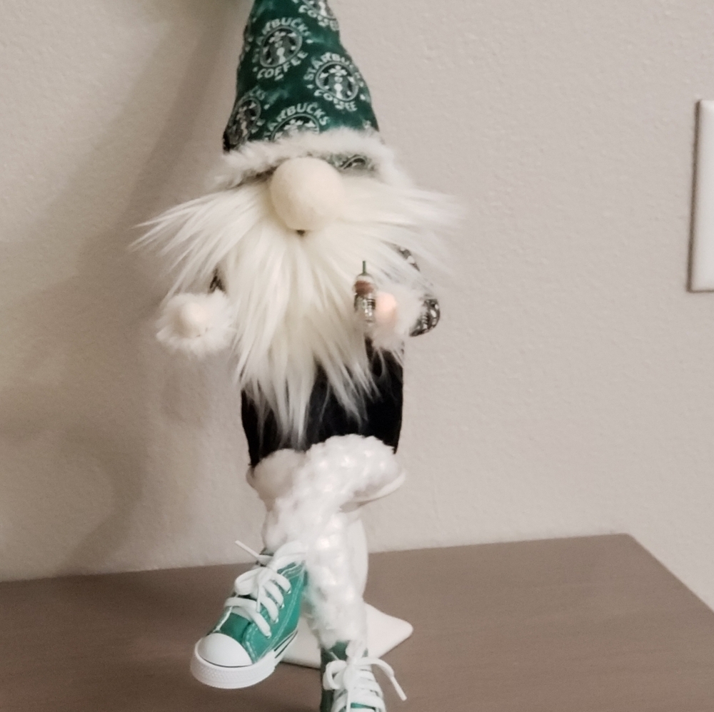 Starbucks inspired gnome - Picture 3 of 9